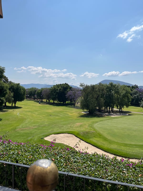 Spring afternoon scenes documented across Atlixco's golf course and historic sites