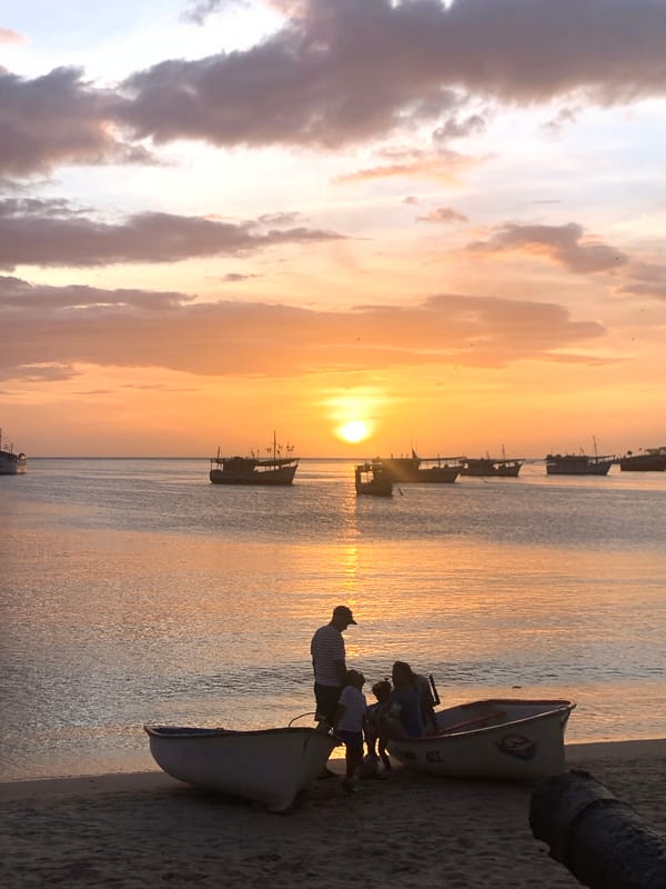 Spectacular sunset draws crowds to Juan Griego beach Venezuela