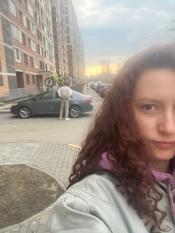 Weekend afternoon scenes captured across Saint Petersburg neighborhoods