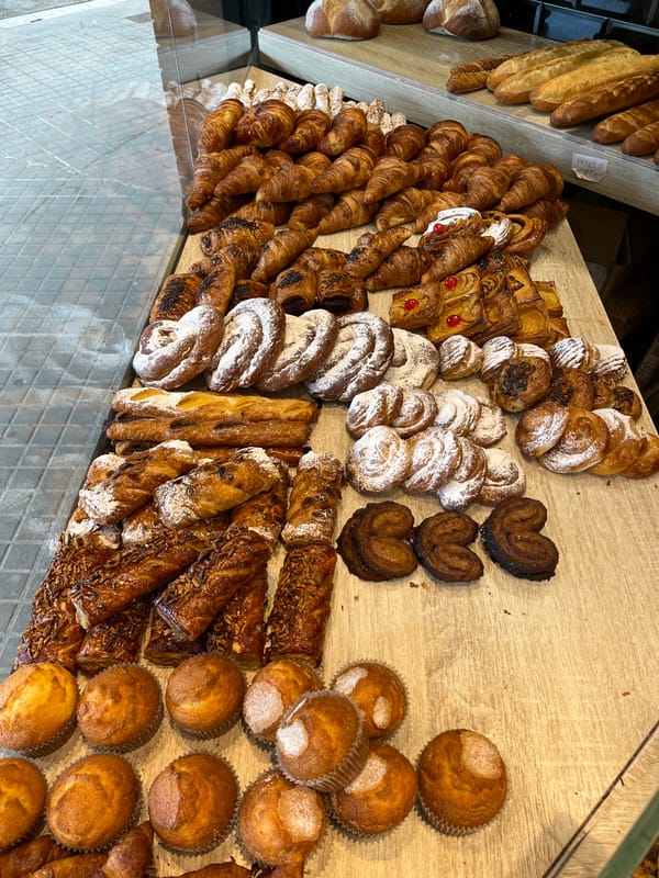 Morning walk through Barcelona captures bakery, landmarks, cafes