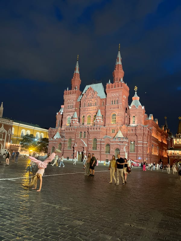 Evening acrobatics and content creation around Red Square