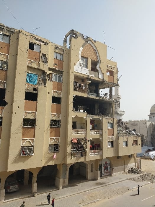 Extensive building damage, displacement camp documented in Khan Yunis