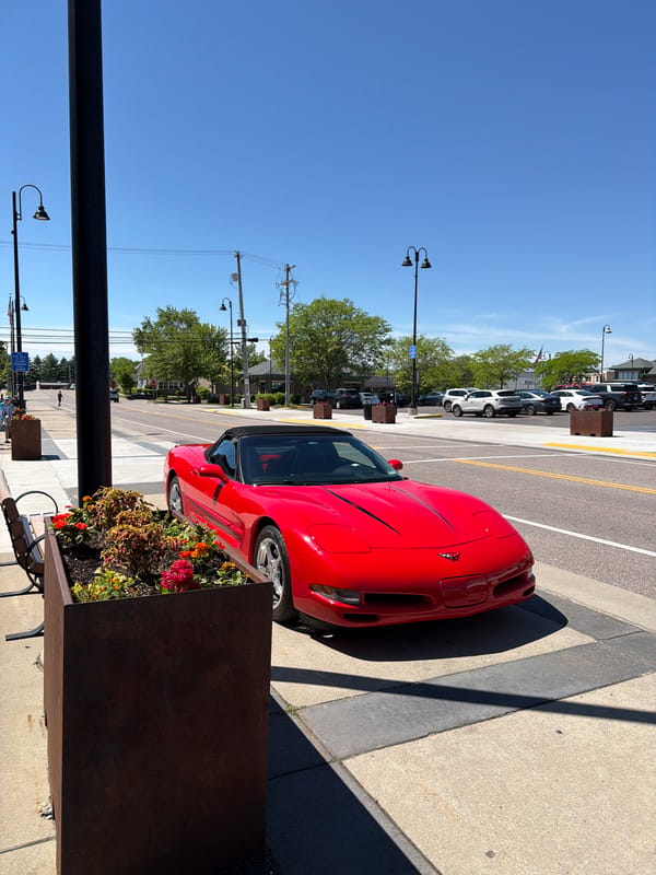 Sports car gathering observed in Wisconsin Dells downtown area