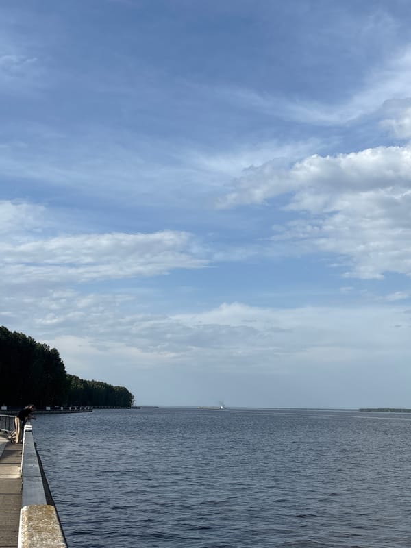 Casual waterfront and recreational scenes documented over one hour