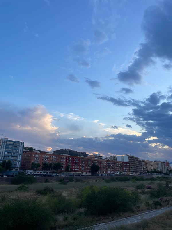 Dusk walkthrough of Sagunto's streets and train station