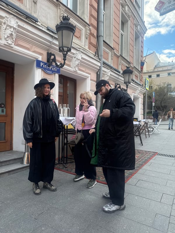 Moscow street life and dining scenes captured Friday afternoon