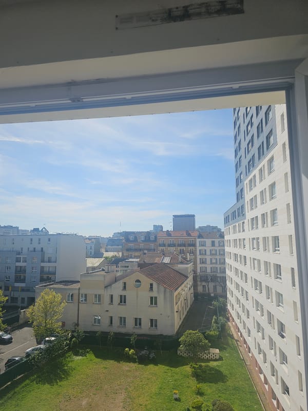 Pantin resident captures urban view, leftover burgers, chef hashtag