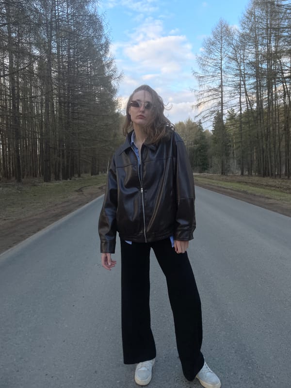 Woman documents rural drive through Podshivalovo, Russia forests