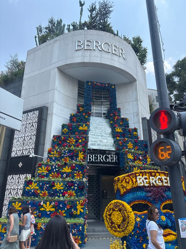 Floral installations draw crowds at Mexico City jewelry stores