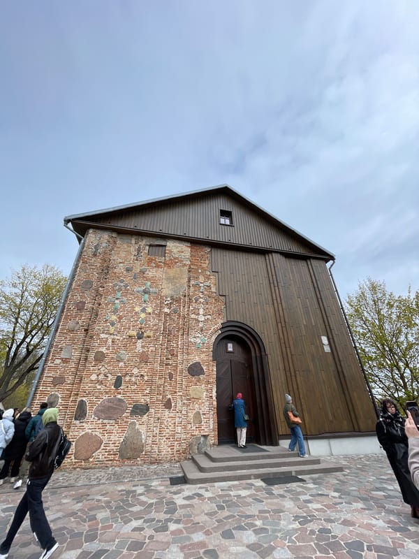 Photographer documents historic Hrodna architecture and landscapes under overcast skies