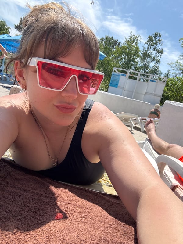 Morning pool activity recorded in Yevpatoriya, Ukraine