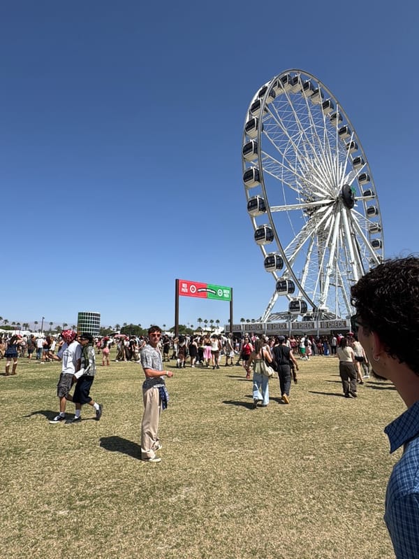 Festival crowds gather at Coachella amid clear skies
