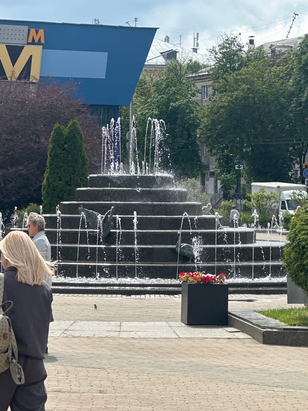 Morning documentation of Minsk landmarks and street scenes
