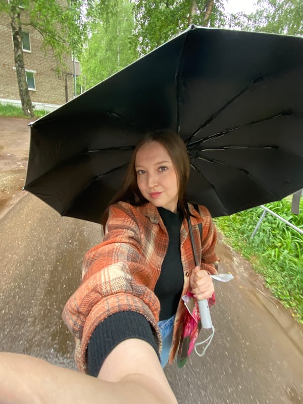 Woman documents rainy evening routine in Chaikovsky, Russia