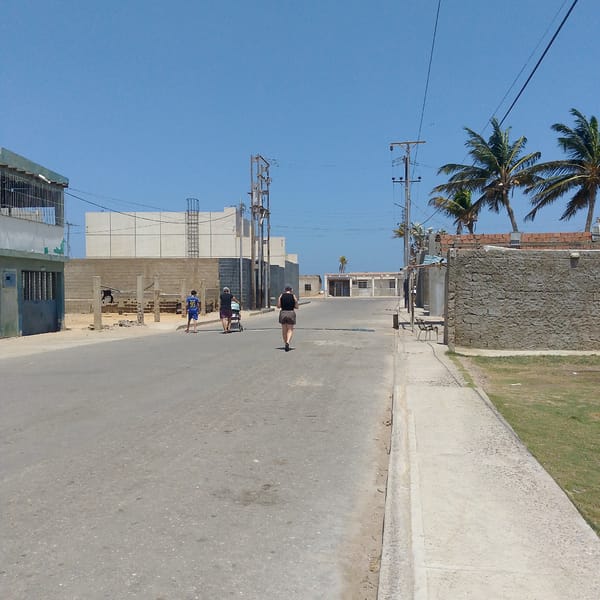 Ordinary afternoon life documented in Venezuelan coastal community