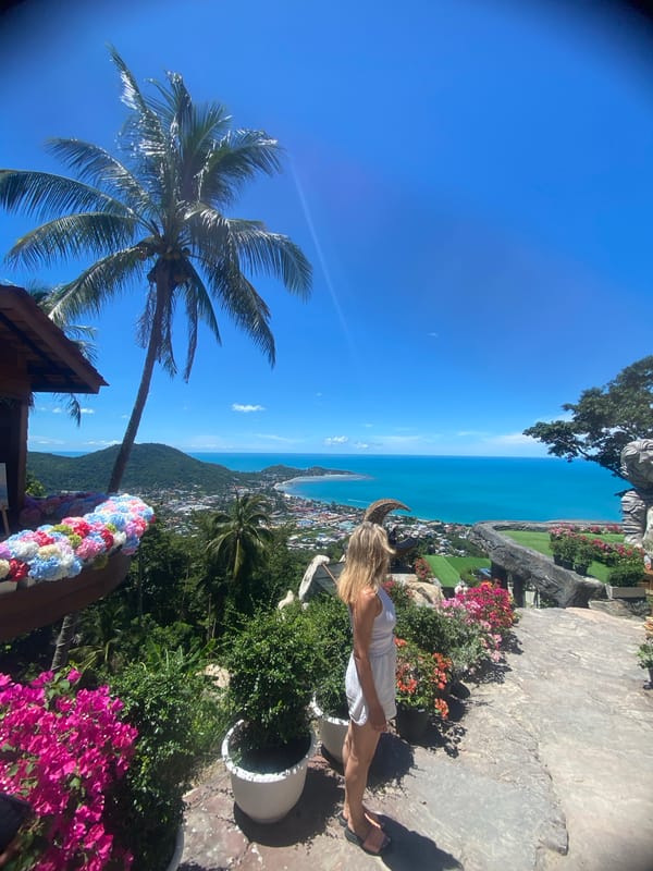 Coastal viewpoint at Baan Lamai draws visitors on a clear morning