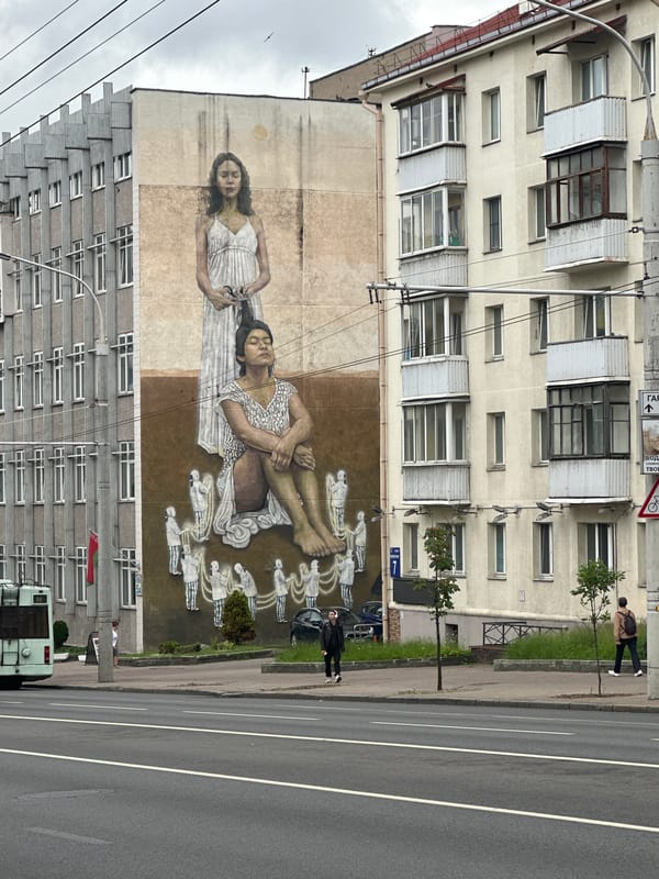 Morning street-level tour through central Minsk