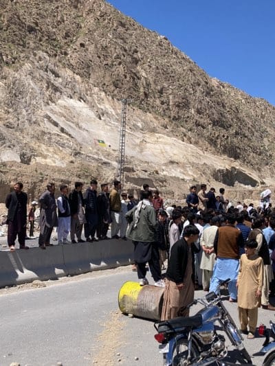 Crowds gather along roads in Quetta, Pakistan morning event
