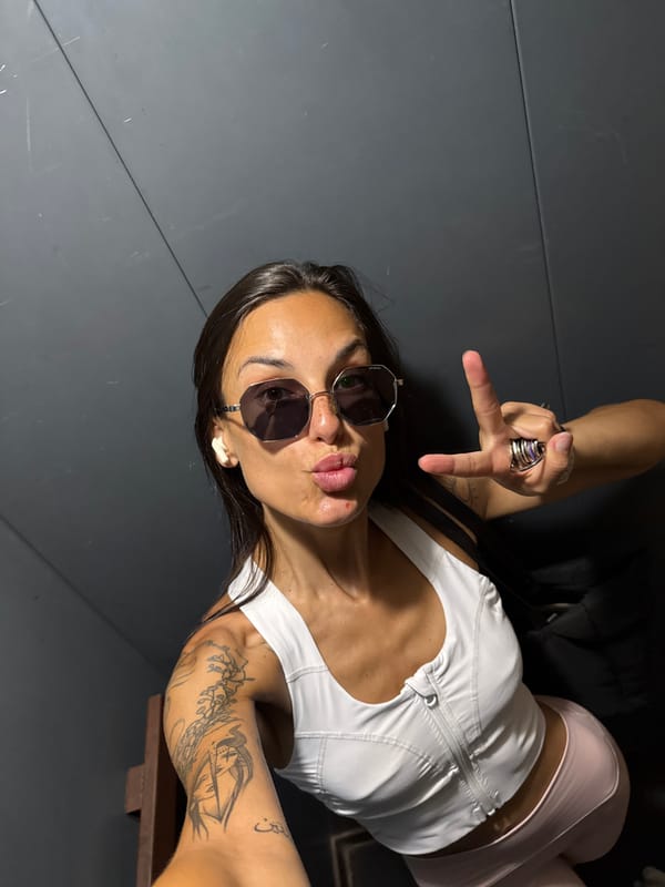 Quick selfie session in Pleven, from street to car