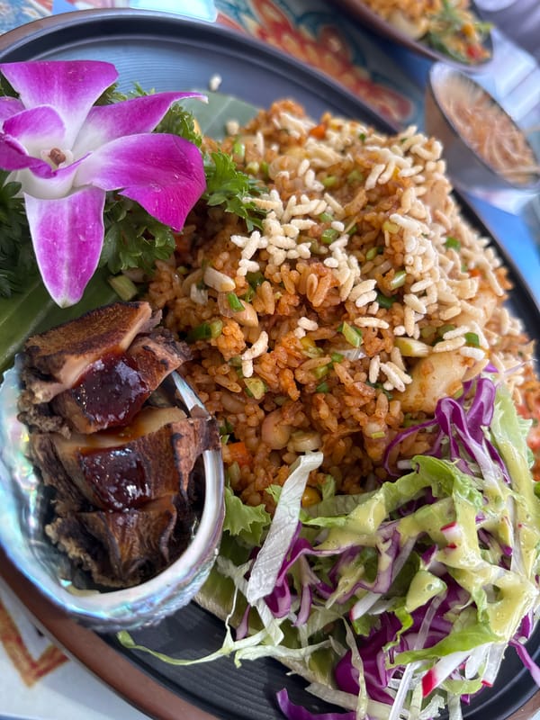 Local dishes documented at Đà Nẵng restaurant