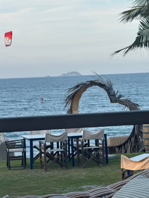 Beachside dining area spotted in Đà Nẵng on overcast morning