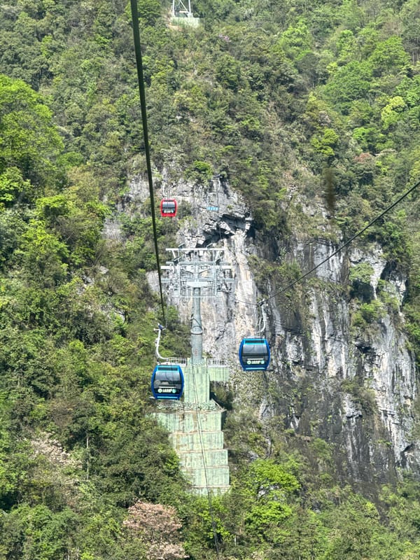 Cable cars spotted operating at Tianmen Mountain, Zhangjiajie