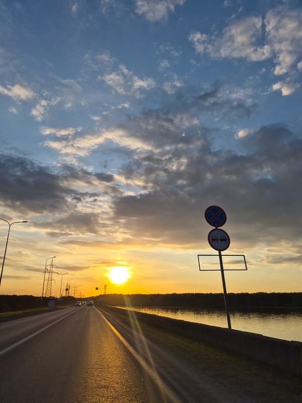 Highway sunset scenes documented in Noviy, Russia