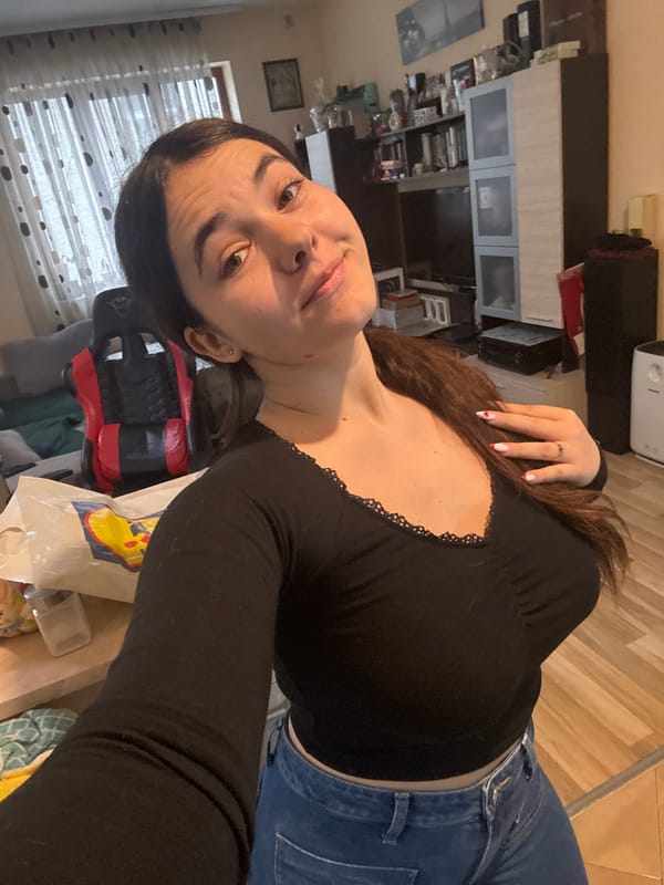 Woman documents afternoon cooking and daily life in Plovdiv