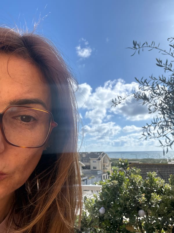 Person takes selfie in Vila Nova de Gaia, Portugal