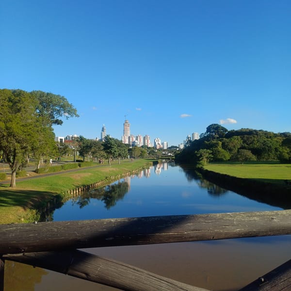 Evening stroll captured at Parque Barigui, Curitiba