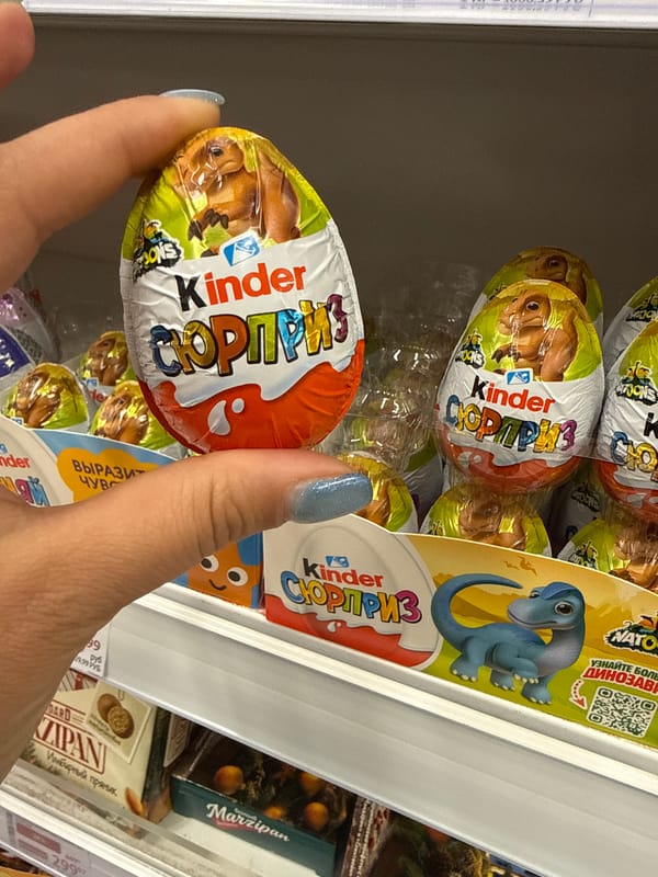 Routine shopping activity observed at Dmitrov retail store