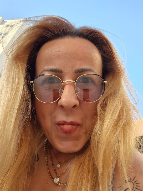 Lazy resort morning: poolside selfies, coffee, and a buffet spread