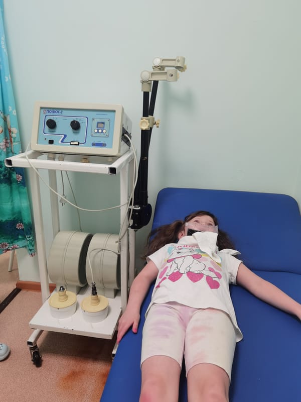 Mother, daughter undergo magnetic therapy treatment in Perm clinic