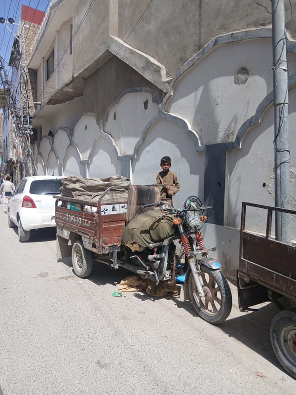 Loaded three-wheeler spotted on Quetta street