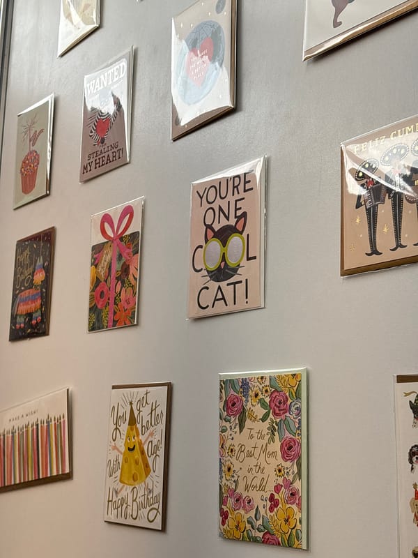 Evening craft market documented in Chorrillos, Peru