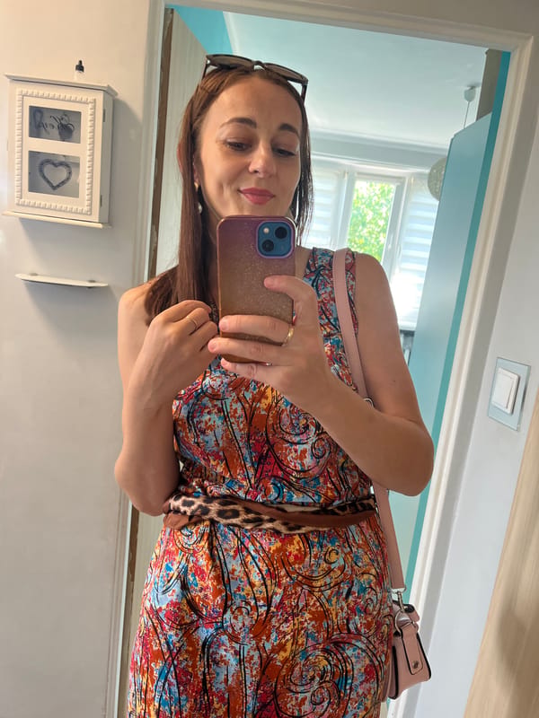 Sunny day out, colorful dress, lots of selfies.
