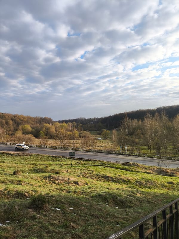 Spring afternoon scenes captured across Moscow metro area