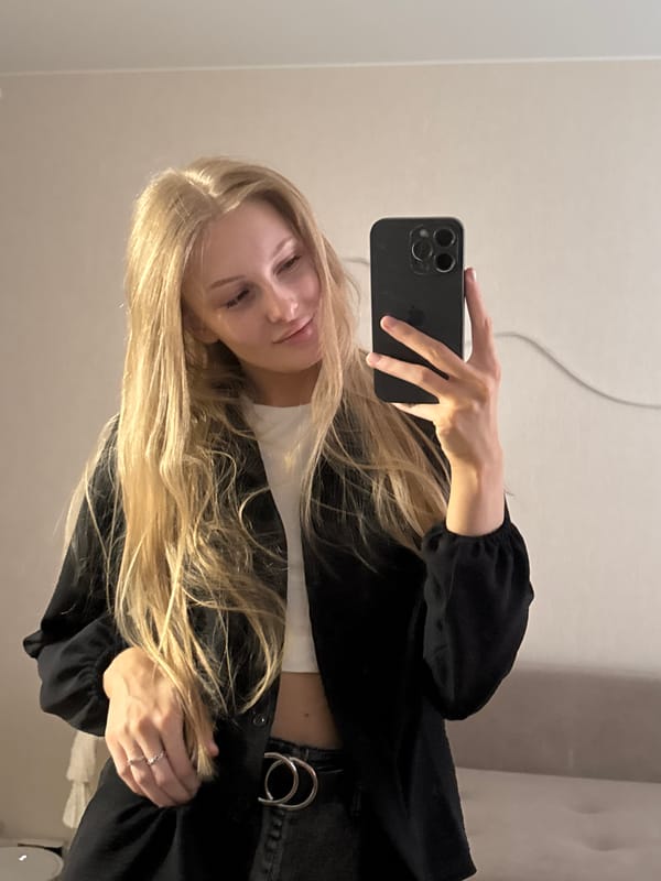 Mirror selfie session in Perm bedroom