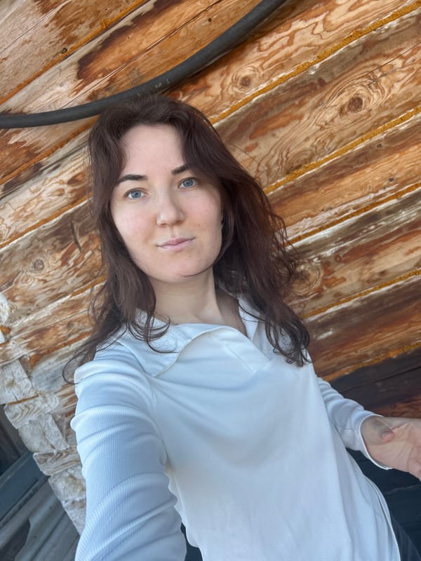 Spring day domestic scenes captured in Noviy, Russia