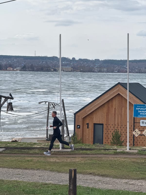 Morning moments with cat and winter scenes documented in Votkinsk
