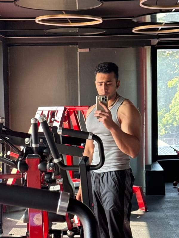 Man takes late-night gym selfies in Kolkata fitness center