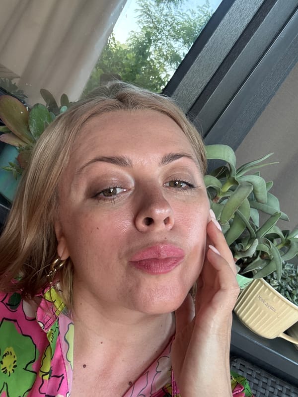 Relaxed patio selfie session in Sochi on a summer afternoon.