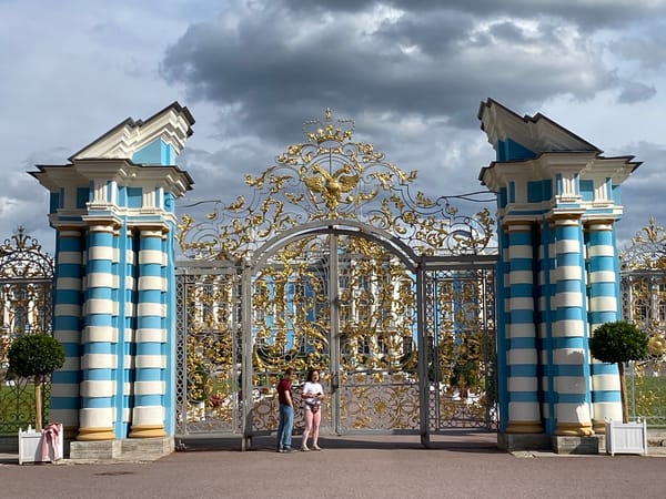 Afternoon walk through Catherine Park's gardens and ornate landmarks