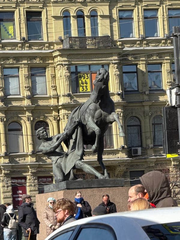 Ordinary morning scenes documented in central Saint Petersburg