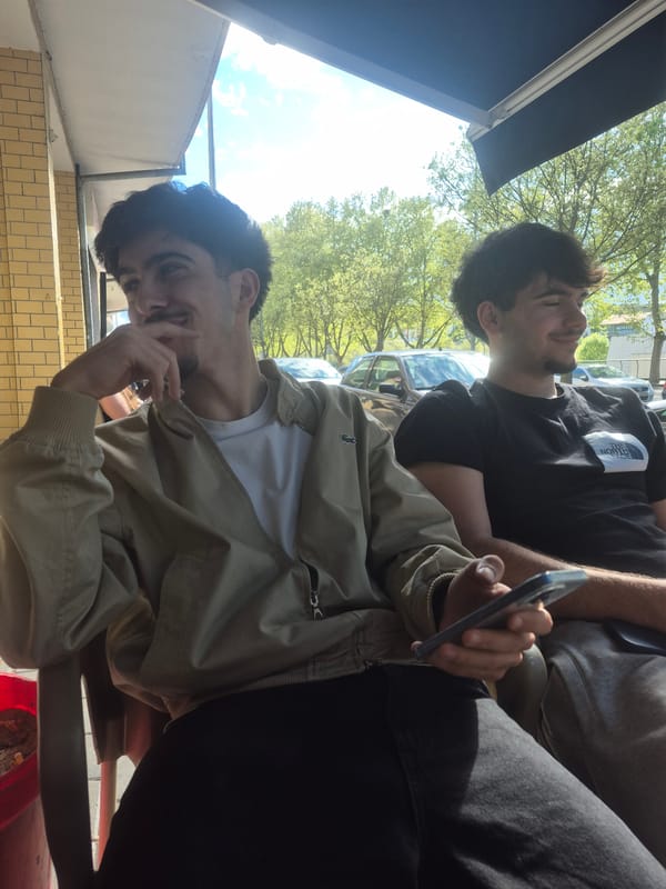 Afternoon café scene captured at Delta Cafés in Bragança