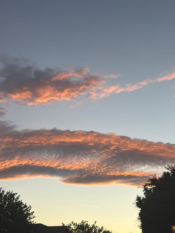Unusual illuminated cloud columns observed over Las Vegas