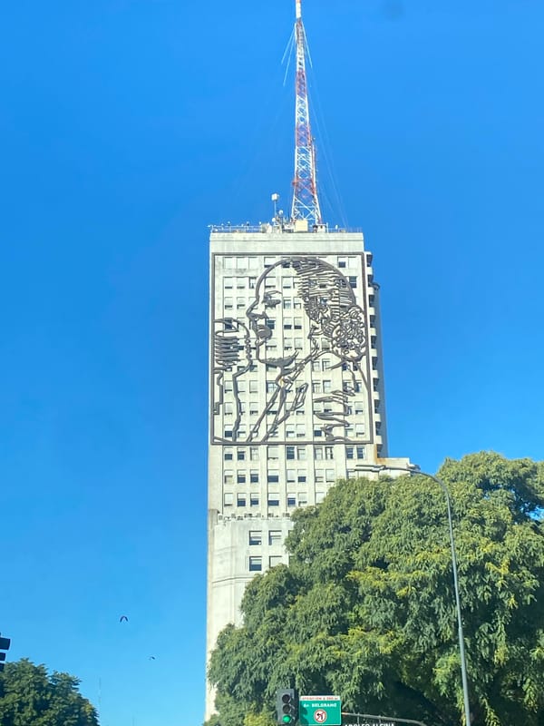 Eva Perón sculpture observed on Buenos Aires ministry building