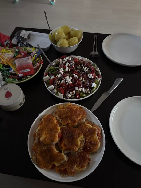 Home cooking and quiet evening documented in Sochi