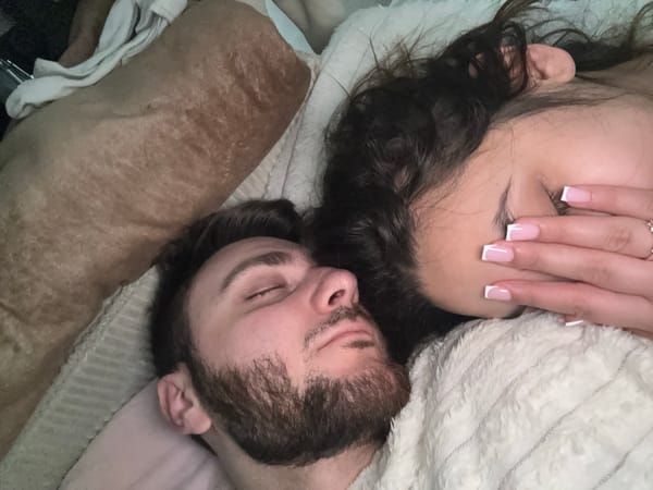 Couple observed sleeping together in Mönchengladbach home