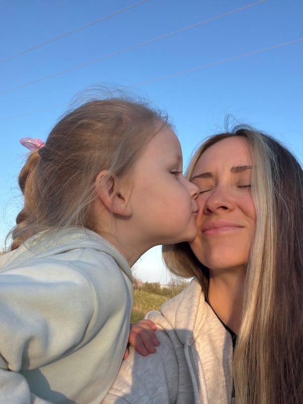 Mother-daughter moment and household scenes captured in Kamyshin